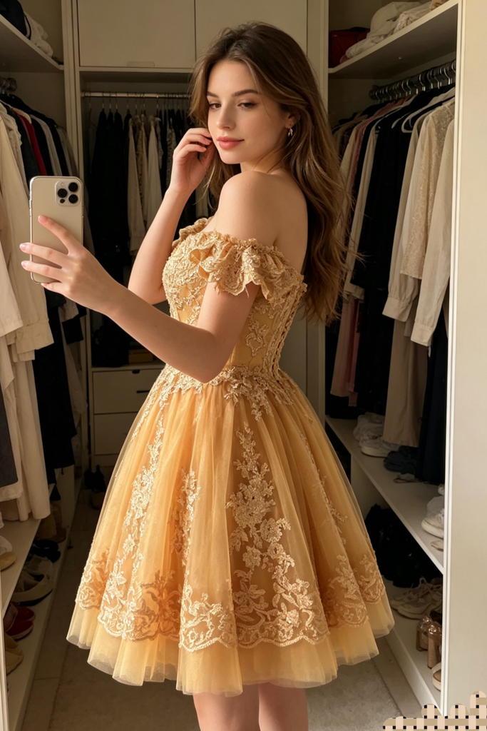 A-line Off the Shoulder Short Homecoming Dress with Lace Appliques UQH0274