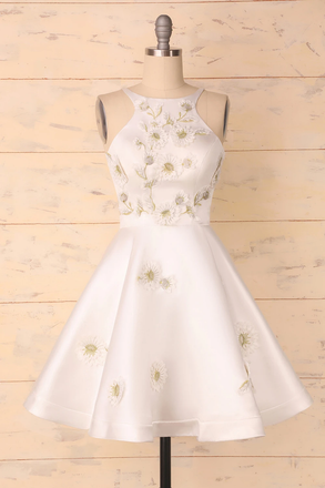 A-Line White Sleeveless Homecoming Dress with Appliques UQH0007