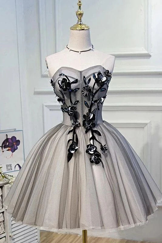 Light Grey Sweetheart Tulle Homecoming Dress with Appliques, Mini Prom Dress UQH0031