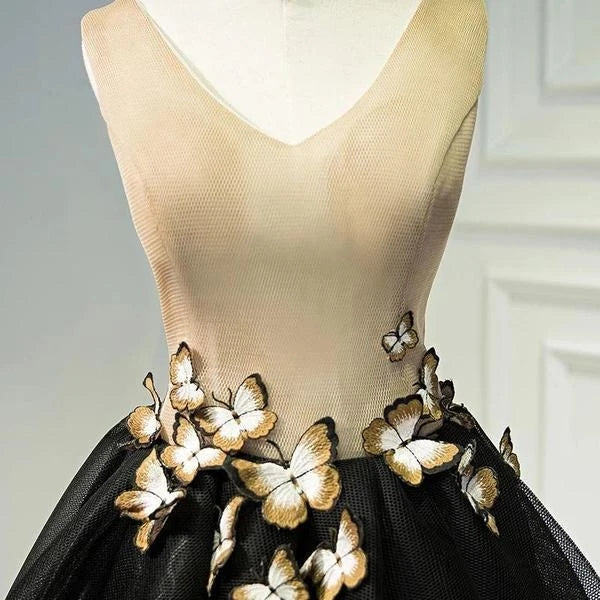 A Line Black V Neck Lace Up Homecoming Dresses Sleeveless Knee Length Prom Dress UQH0054