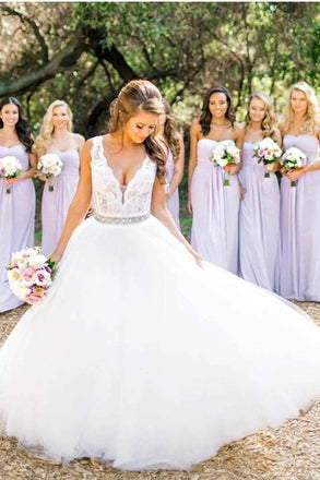 Ball Gown V Neck Sleeveless Floor Length Wedding Dress with Lace Appliques UQ2594